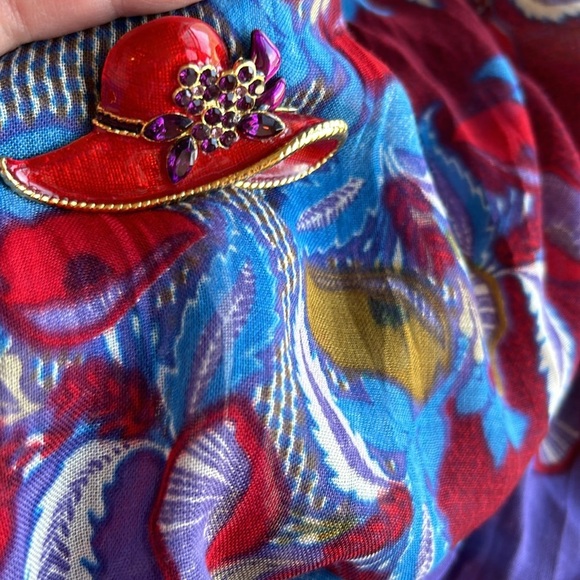 Wrap from Vivante by USA and red hat brooch or pendant for the Red Hat Society - Picture 17 of 17